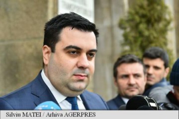 Ministrul Transporturilor, despre privatizarea TAROM și a Companiei Aeroporturi: Exclus!