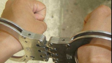 Bănuit de comiterea unei infracțiuni de furt, prins de polițiști