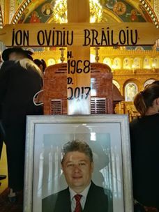 Ovidiu Brăiloiu a fost condus pe ultimul drum. Mii de persoane în cortegiul funerar