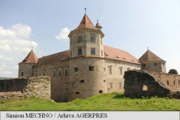 Contract de peste 20 de milioane de lei pentru reabilitarea Cetății Făgărașului, semnat de vicepremierul Shhaideh