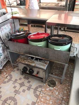 Control la Cuptorul cu Plăcinte: condiții GROAZNICE! Administratorul a FUGIT!