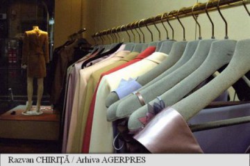 93% dintre cumpărătorii online achiziționează haine cel puțin odată pe lună