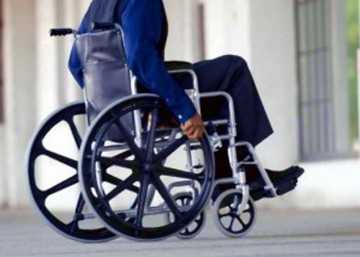 A tâlhărit o persoană aflată în scaun cu rotile!