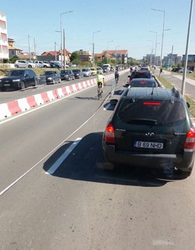 Recomandări pentru circulaţia pe timp de temperaturi ridicate: NU lăsaţi copiii în maşină!