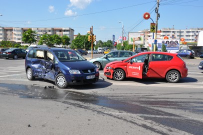 Accident rutier pe bulevardul 1 Mai Accident rutier pe bulevardul 1 Mai