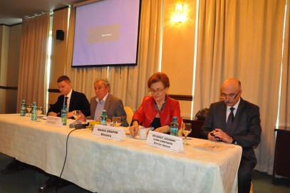 Grapini, la aceeaşi masă cu întreprinzătorii constănţeni Grapini, la aceeaşi masă cu întreprinzătorii constănţeni