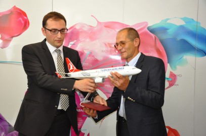 Prima cursă Turkish Airlines a aterizat pe aeroportul Mihail Kogălniceanu Prima cursă Turkish Airlines a aterizat pe aeroportul Mihail Kogălniceanu