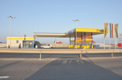 Proprietarul unui teren din Palazu Mare s-a trezit că are accesul blocat de un PECO Proprietarul unui teren din Palazu Mare s-a trezit că are accesul blocat de un PECO