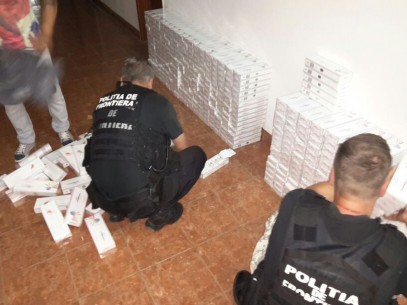 Ţigări de contrabandă, confiscate de poliţiştii de frontieră constănţeni Ţigări de contrabandă, confiscate de poliţiştii de frontieră constănţeni