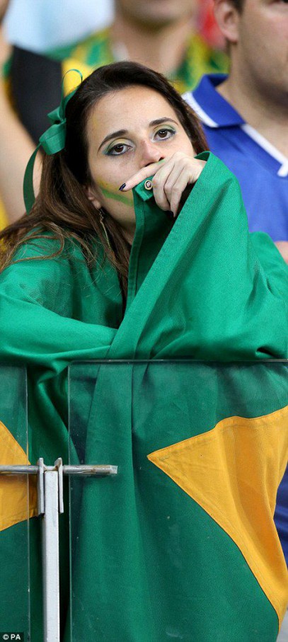 Brazilia, UMILITĂ. Reacţia suporterilor spune totul! Brazilia, UMILITĂ. Reacţia suporterilor spune totul!