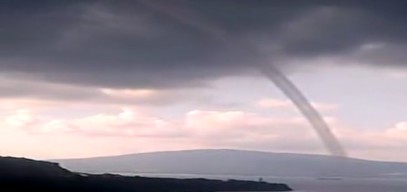 Tornadă uriaşă pe coasta Mării Negre Tornadă uriaşă pe coasta Mării Negre