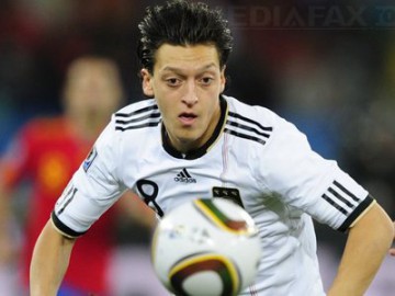 Mesut Ozil i-a supărat iar pe nemți: A cântat imnul Turciei