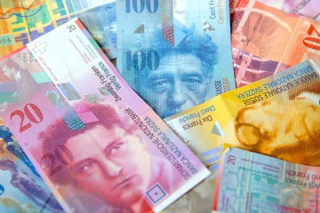 Companiile din Elveția sunt afectate de aprecierea francului: „subminează competitivitatea” exportatorilor