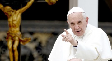 Papa Francisc a lansat un apel pentru un Crăciun ''mai modest'' şi pentru donaţii în favoarea Ucrainei 