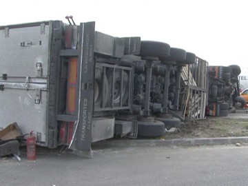 Atenție, șoferi! Traficul rutier a fost blocat pe DN 22, în zona localității Cogealac