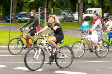 Fete pe biciclete: SkirtBike revine la Constanţa!