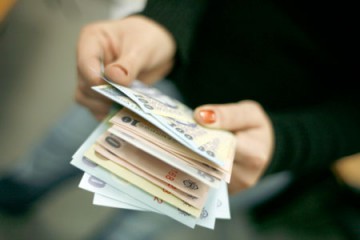 Soluţii tranzitorii pentru ca angajaţii din sănătate şi asistenţă socială să nu aibă pierderi salariale