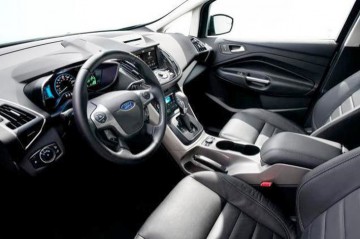 Ford va concedia 10% din forţa sa de muncă la nivel global
