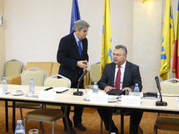Eugen Nicolăescu (BNR): Creşterea educaţiei economice şi financiare este un interes naţional comun