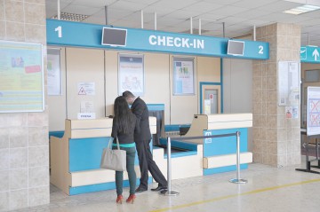 Pasagerii nemulţumiţi de serviciile companiilor aeriene pot depune reclamaţii la ANPC