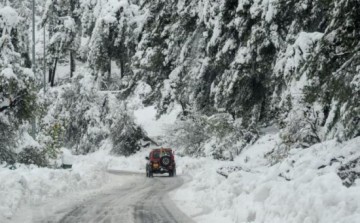 Vremea se răcește în toată țara: La munte se întorc ninsorile 