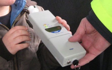 Un mangaliot s-a urcat la volan BEAT TURTĂ și a ACCIDENTAT două femei