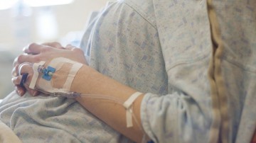 O femeie a murit pentru că nu i s-a făcut avort. Trei medici, trimiși la închisoare