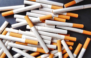 Creşterea accizei la ţigarete, reducerea posturilor de secretari de stat, eliminarea sporului de 15%, printre măsurile din OUG ce va fi aprobată luni