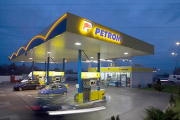 Consiliul Concurenţei a autorizat preluarea magazinelor din staţiile Petrom de către Auchan România