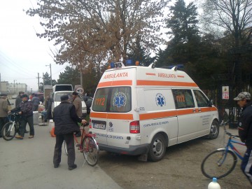 Bărbat de 81 de ani, lovit de un autoturism: a traversat prin loc nepermis