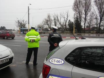 Două şoferiţe s-au luat 'la trântă' cu maşinile, la Năvodari!