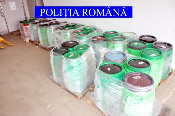 Poliţiştii au descoperit şi indisponibilizat 50 de litri de produse pentru protecția plantelor expirate