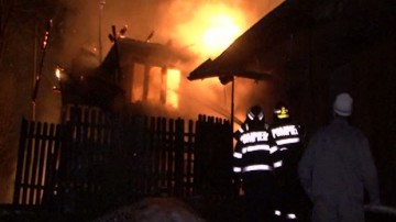 Motel DISTRUS COMPLET de flăcări la Sibioara! VIDEO