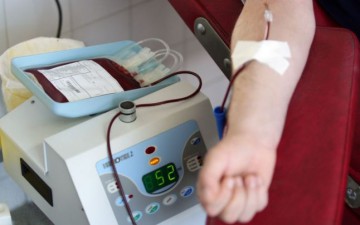 Grecia ridică o interdicţie veche asupra donării de sânge impusă bărbaţilor gay şi bisexuali