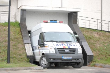 Infracţiuni economice, cercetate de poliţişti: au fost reţinute mai multe persoane