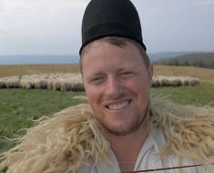 Ghiță Ciobanu dezvăluie ce a spus în discuțiile de la Cotroceni: Se ucid animalele care nu sunt bolnave și nu sunt testate Ghiță Ciobanu dezvăluie ce a spus în discuțiile de la Cotroceni: Se ucid animalele care nu sunt bolnave și nu sunt testate