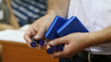 Iată când are loc tragerea la sorți a președinților birourilor electorale pentru alegerile parțiale