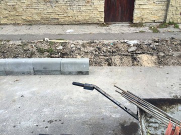 Primăria Constanţa cumpără pavele şi borduri de la Videanu