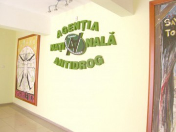 Poliţiştii constănţeni şi specialiştii antidrog, 