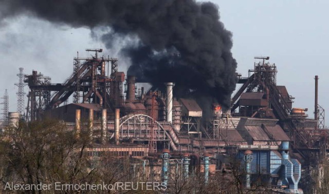 Armata rusă continuă să bombardeze combinatul Azovstal, în Mariupol