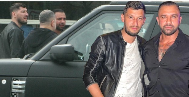 Asalt la Alex Bodi! Ce mai sar admiratoarele pe el, pe stradă