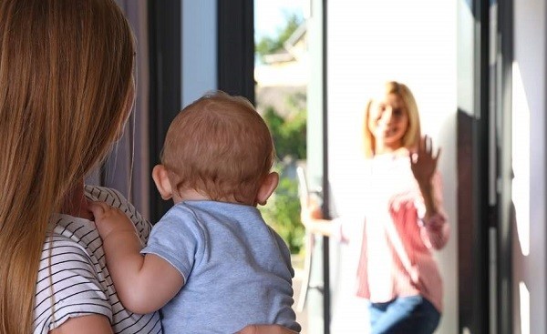 Curtea Constituţională de la Roma: Copiii italieni ar trebui să primească numele de familie ale ambilor părinţi