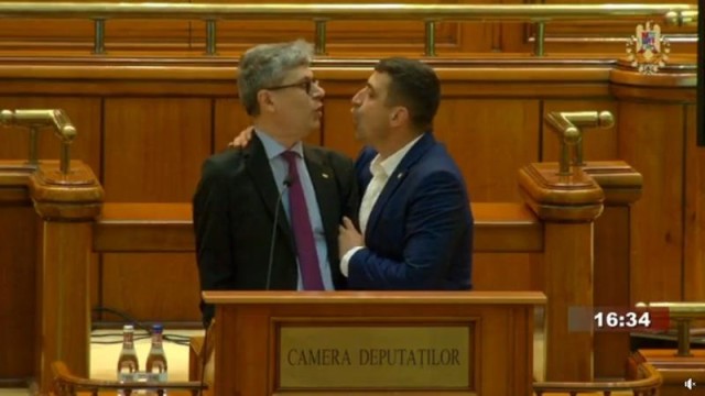 George Simion: 'Este Virgil Popescu hoț?'. Replica lui Popescu: 'Trompetele rusești se reactivează'