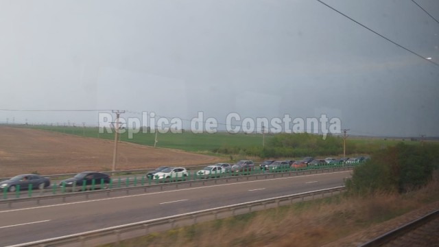 Cozi kilometrice pe A2, sensul de mers Constanța-București, după minivacanța de Paște. Video