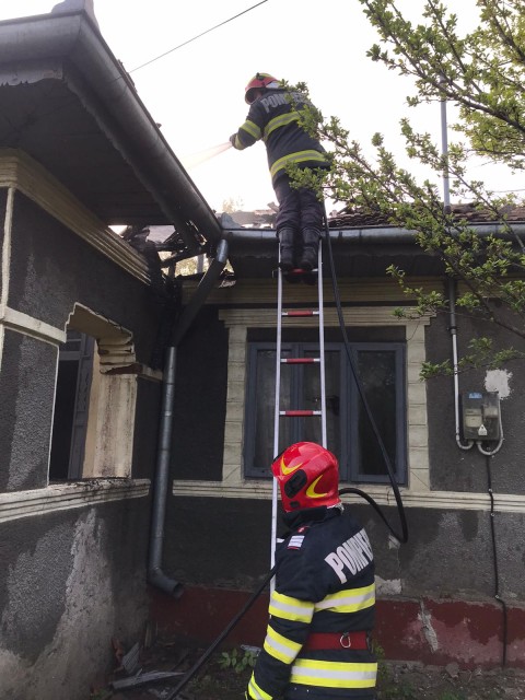 Tragedie de Paște! Incendiu violent la o casă din Bărcănești