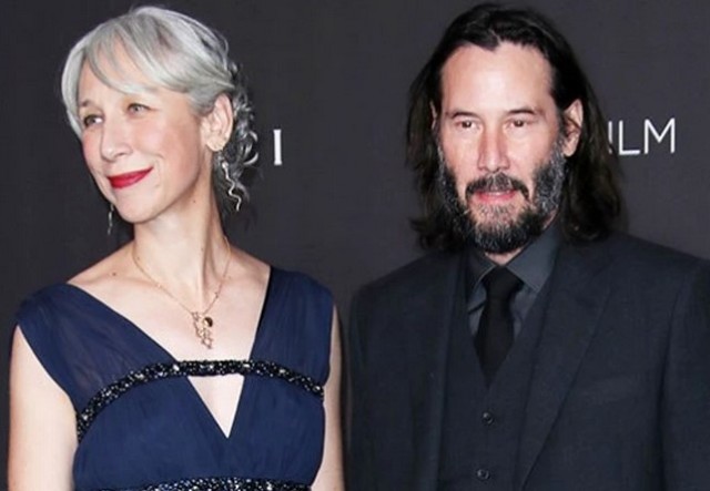 Keanu Reeves şi iubita lui s-au logodit. Sandra Bullock l-a convins să facă pasul cel mare