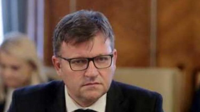 Marius Budăi o atacă pe Corina Crețu