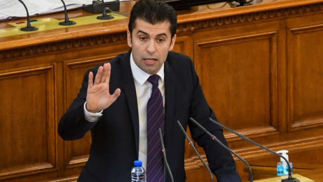 Premierul Bulgariei le cere cetățenilor să-și doneze salariul pe o lună pentru Ucraina