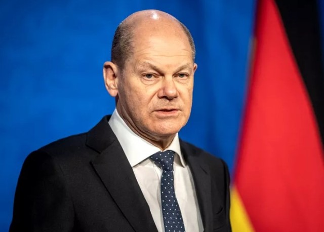 Germania lasă NATO cu ochii în soare