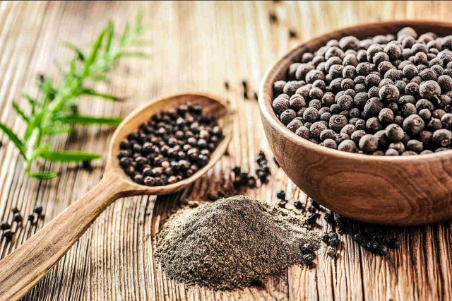 Ce beneficii are piperul negru pentru sănătate?
